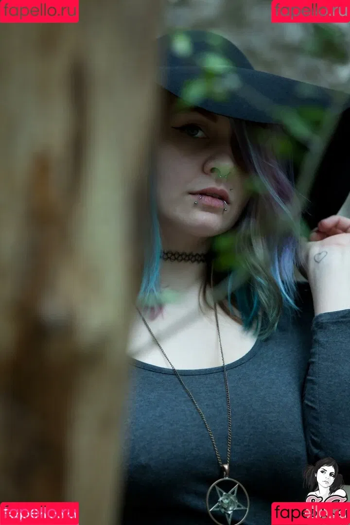 Chalkdabs / Chalkmoon / Chalksuicide / chalkxmoon Onlyfans Photo Gallery 