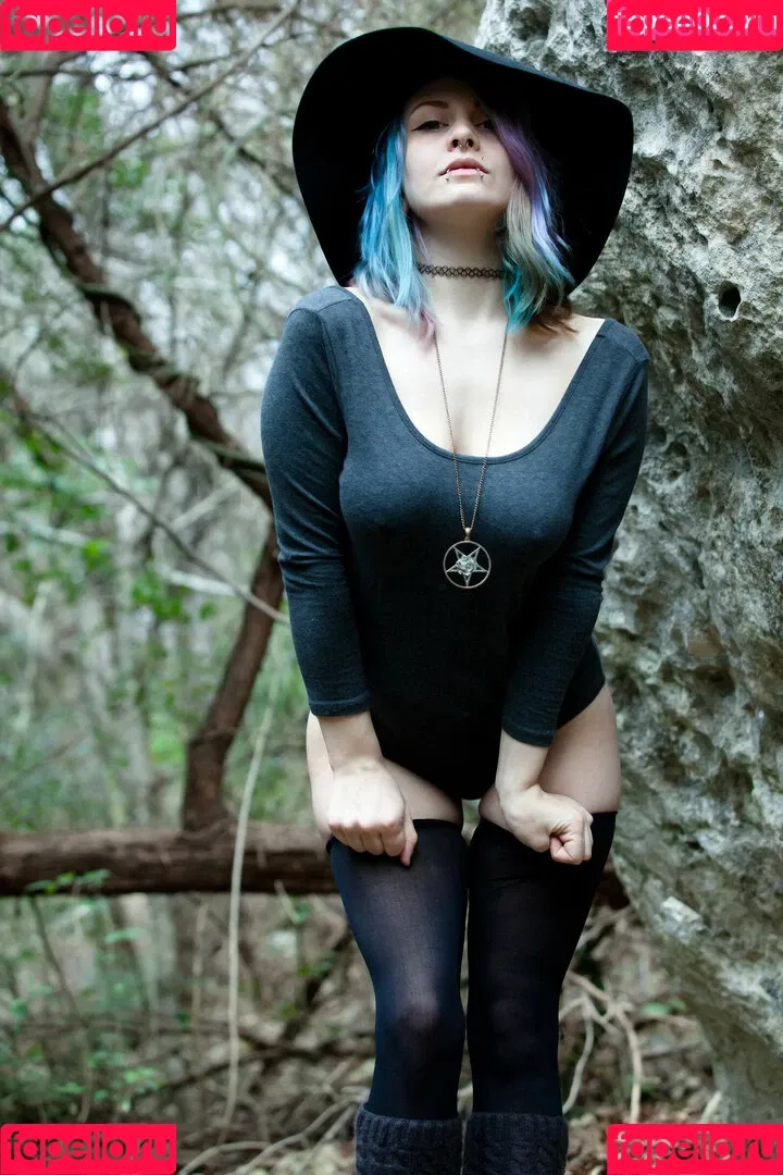 Chalkdabs / Chalkmoon / Chalksuicide / chalkxmoon Onlyfans Photo Gallery 