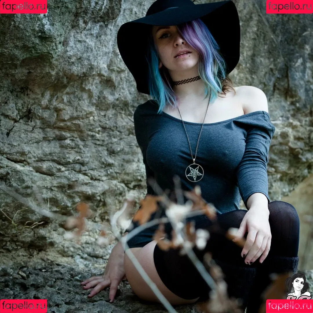 Chalkdabs / Chalkmoon / Chalksuicide / chalkxmoon Onlyfans Photo Gallery 