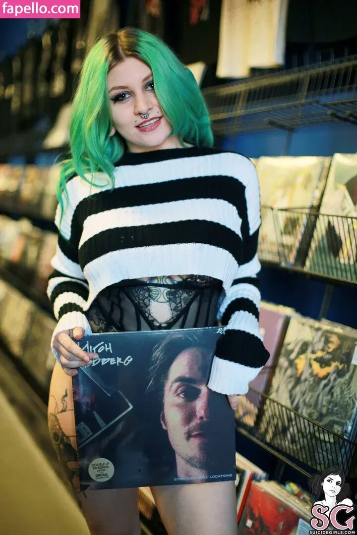 Chalkdabs / Chalkmoon / Chalksuicide / chalkxmoon Onlyfans Photo Gallery 