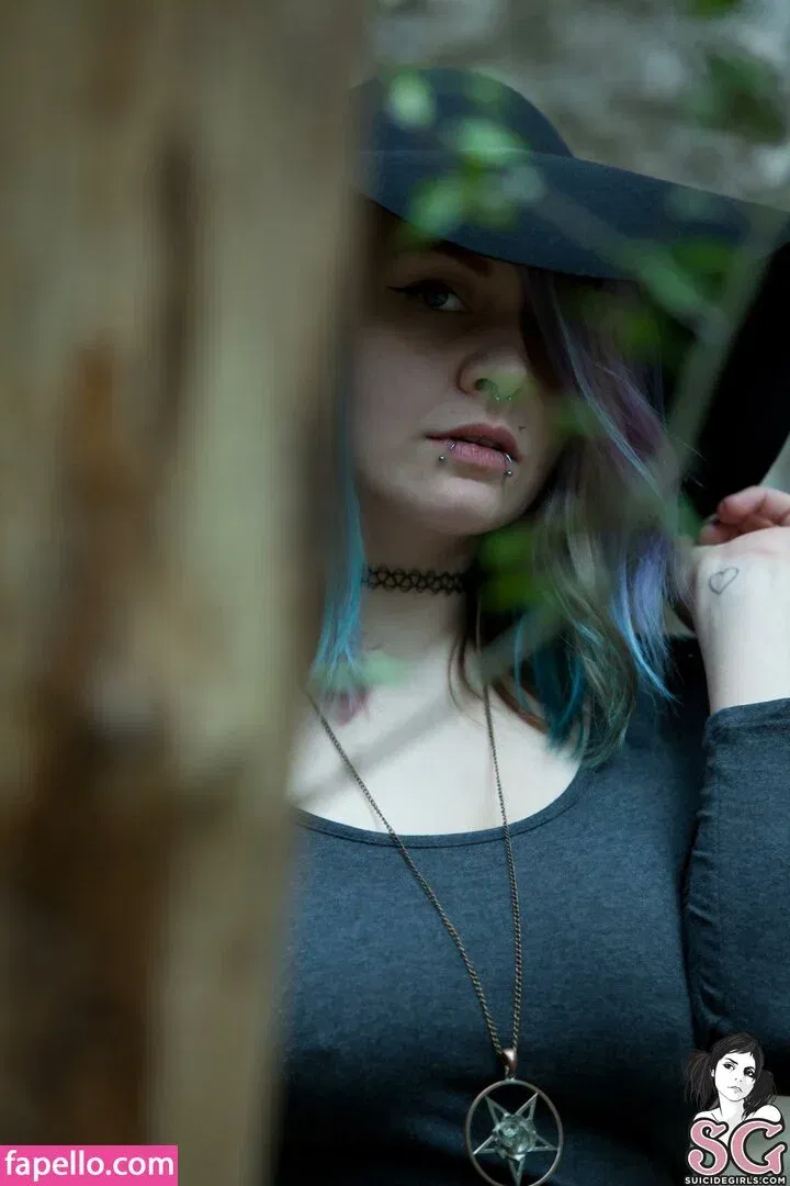 Chalkdabs / Chalkmoon / Chalksuicide / chalkxmoon Onlyfans Photo Gallery 