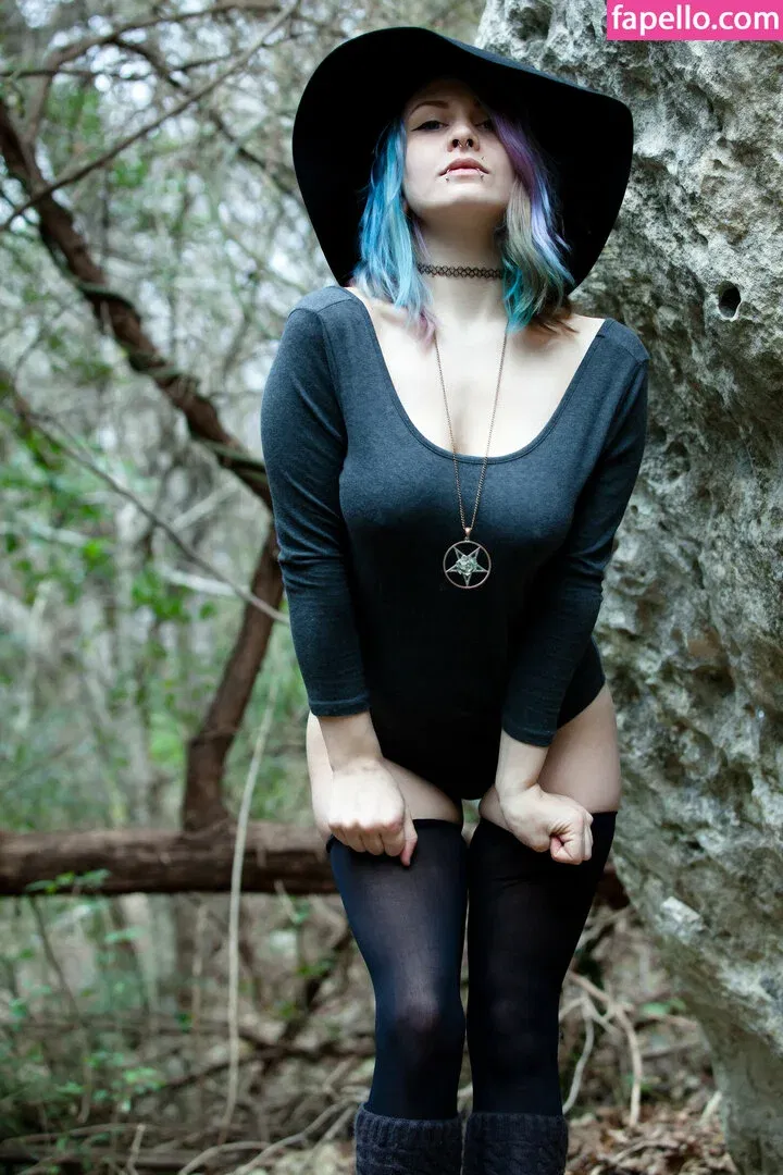 Chalkdabs / Chalkmoon / Chalksuicide / chalkxmoon Onlyfans Photo Gallery 