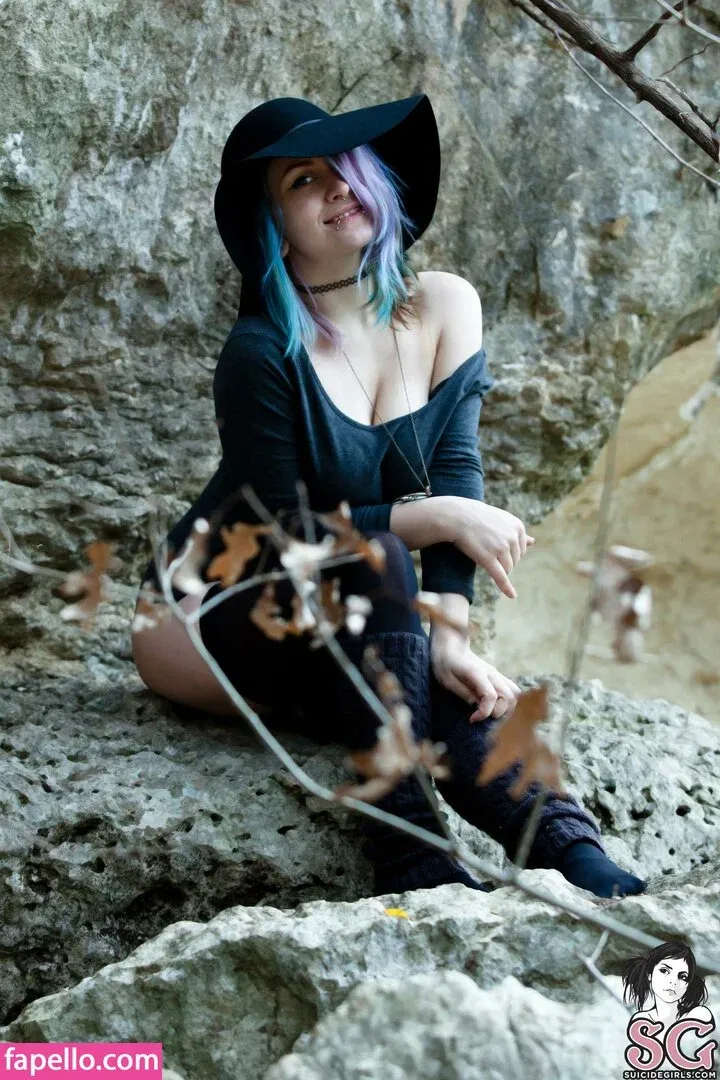 Chalkdabs / Chalkmoon / Chalksuicide / chalkxmoon Onlyfans Photo Gallery 