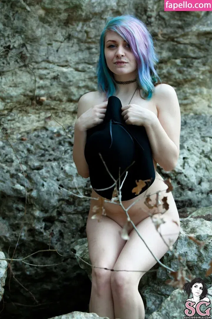 Chalkdabs / Chalkmoon / Chalksuicide / chalkxmoon Onlyfans Photo Gallery 