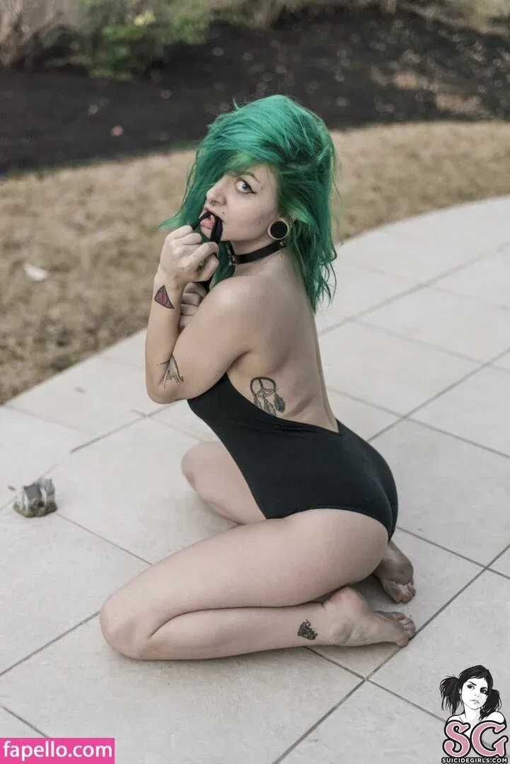 Chalkdabs / Chalkmoon / Chalksuicide / chalkxmoon Onlyfans Photo Gallery 