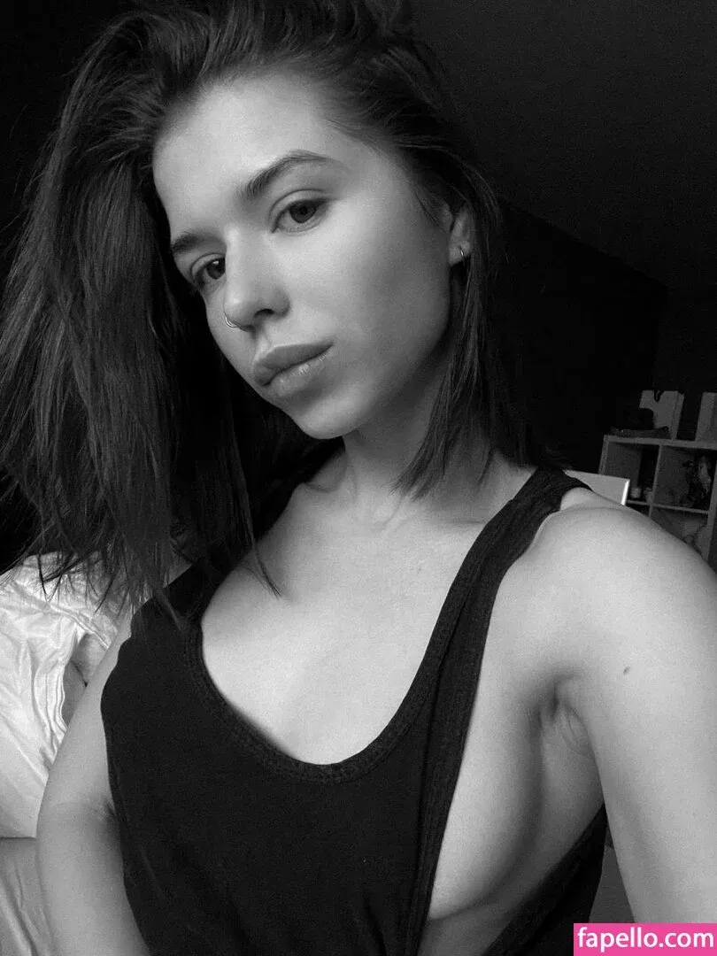 / Shuly / Shustikk / shulyyyyyy / shulyyyyyyy Onlyfans Photo Gallery 