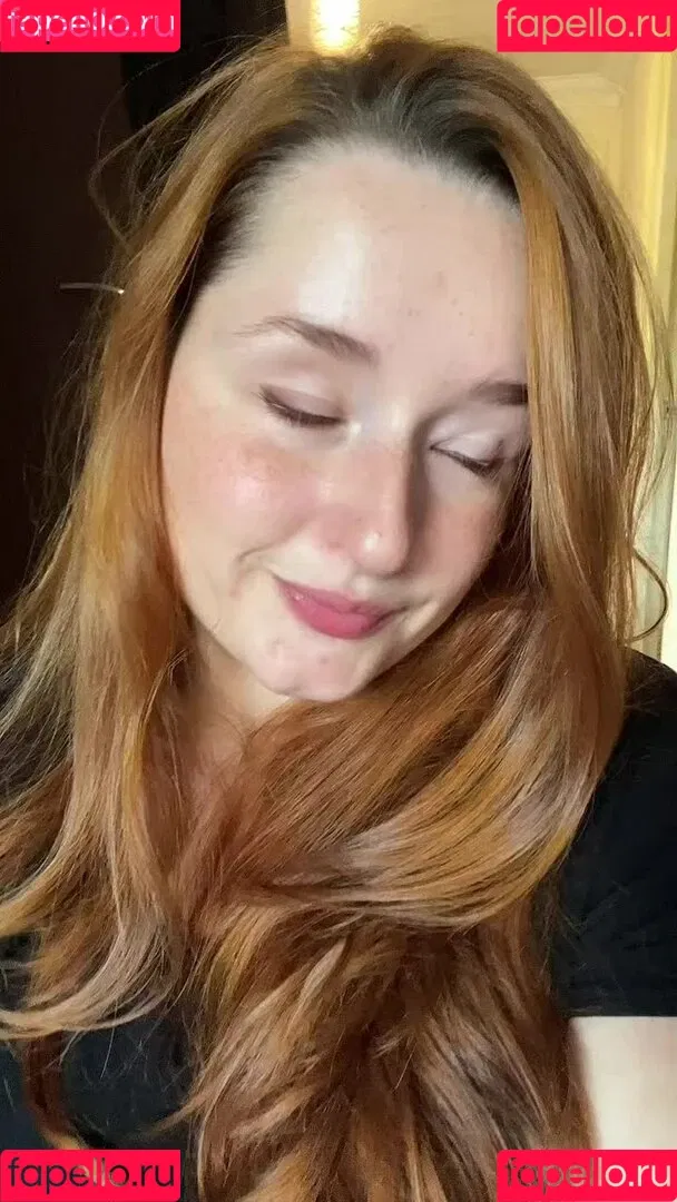 Elle Mae / eastern_eu_baby / ellexaus / https: Onlyfans Photo Gallery 