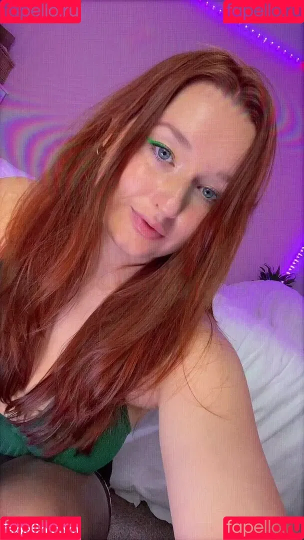 Elle Mae / eastern_eu_baby / ellexaus / https: Onlyfans Photo Gallery 