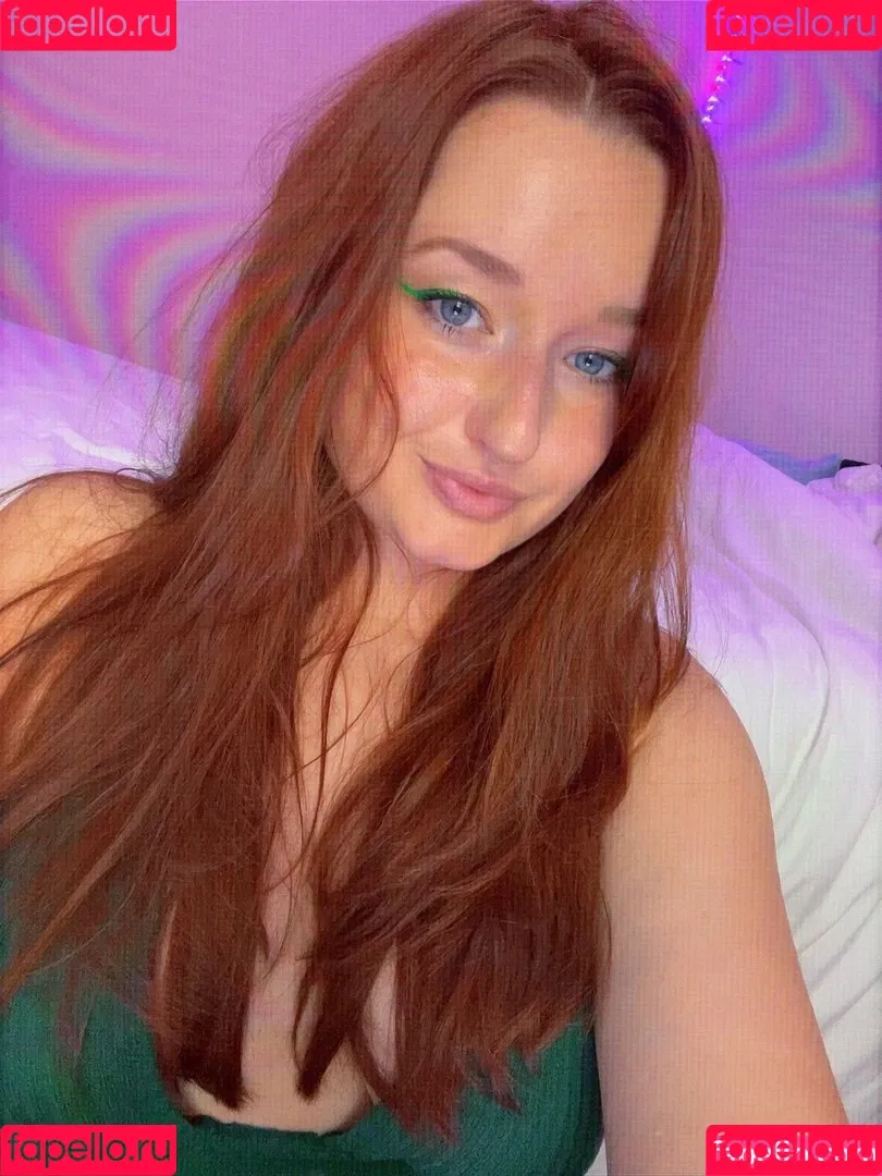 Elle Mae / eastern_eu_baby / ellexaus / https: Onlyfans Photo Gallery 