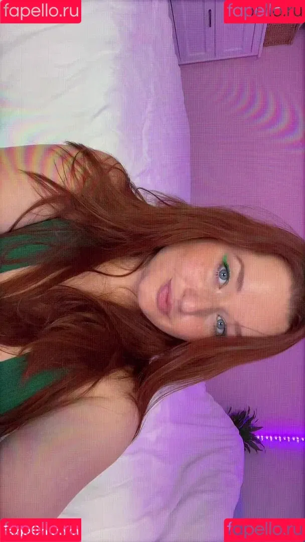 Elle Mae / eastern_eu_baby / ellexaus / https: Onlyfans Photo Gallery 