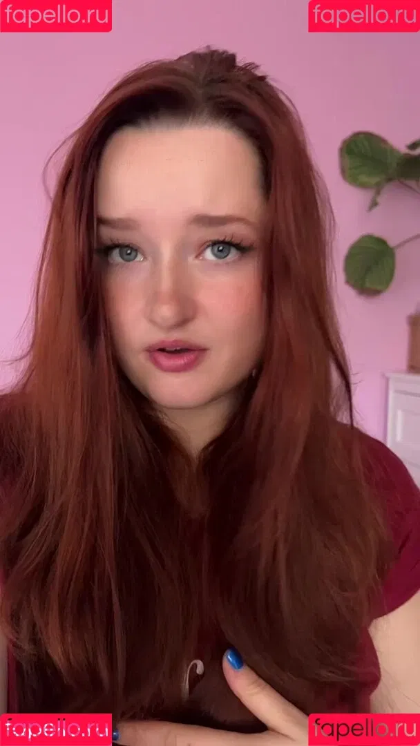 Elle Mae / eastern_eu_baby / ellexaus / https: Onlyfans Photo Gallery 