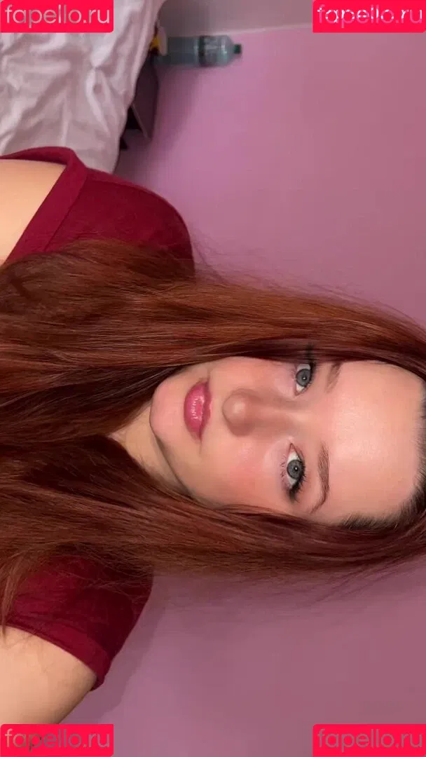 Elle Mae / eastern_eu_baby / ellexaus / https: Onlyfans Photo Gallery 