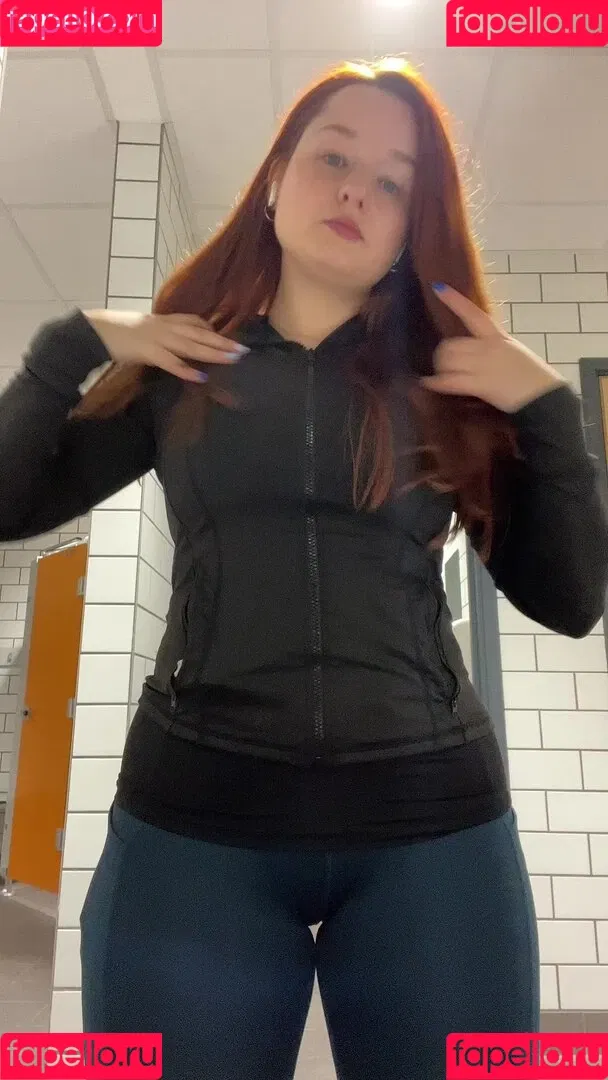 Elle Mae / eastern_eu_baby / ellexaus / https: Onlyfans Photo Gallery 