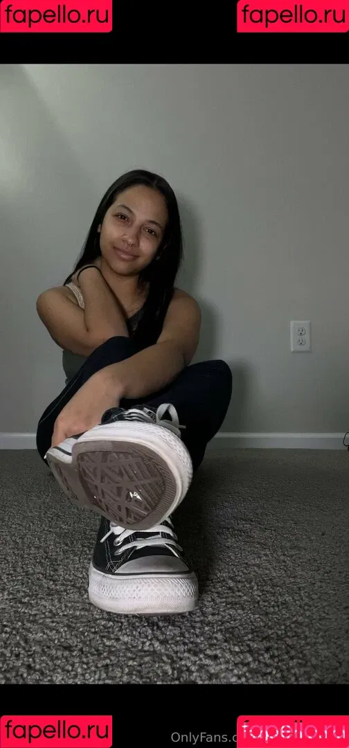 solesbyluna / solesbylunaa Onlyfans Photo Gallery 