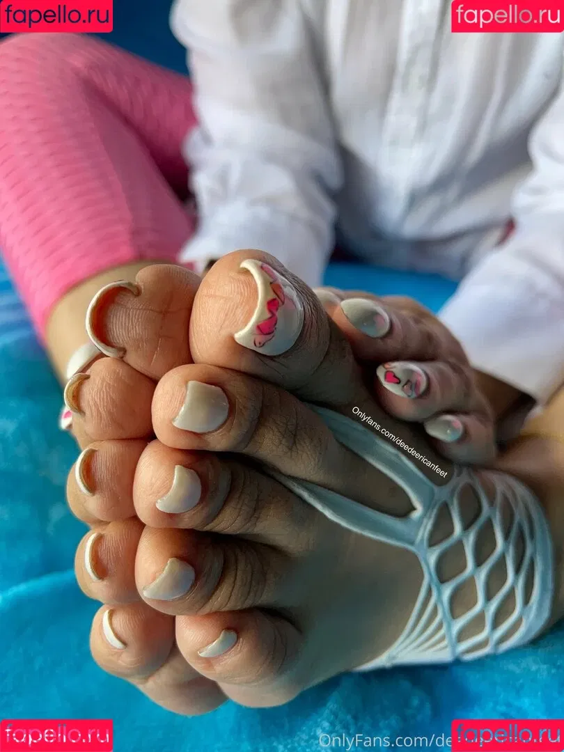 deedeericanfeet / deeedeeerican Onlyfans Photo Gallery 