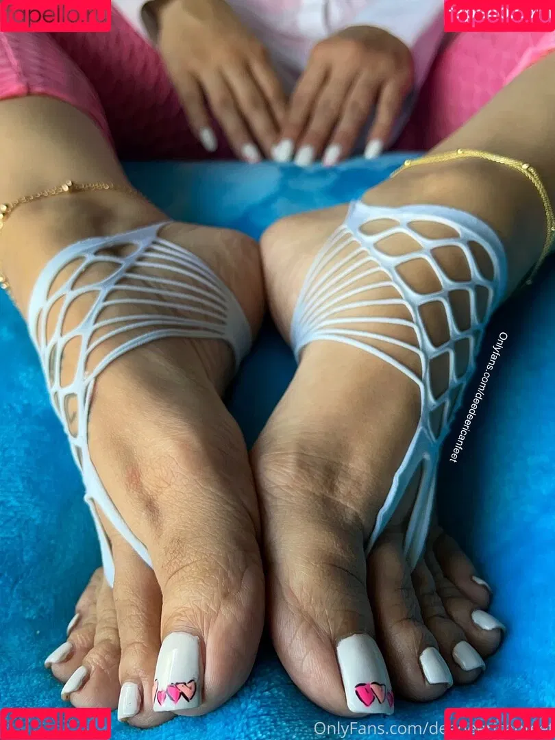 deedeericanfeet / deeedeeerican Onlyfans Photo Gallery 