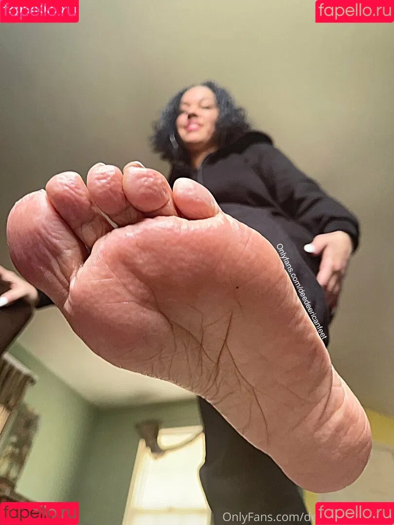 deedeericanfeet / deeedeeerican Onlyfans Photo Gallery 