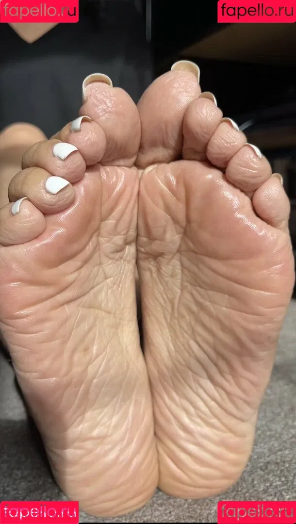 deedeericanfeet / deeedeeerican Onlyfans Photo Gallery 