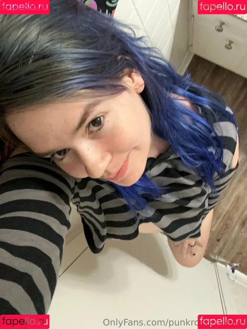 punkrockerxxx26 Onlyfans Photo Gallery 