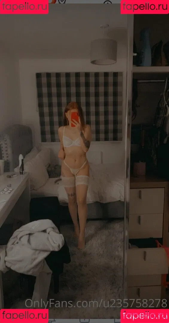 Lois Fleming / loisflemingxx / xloisfleming Onlyfans Photo Gallery 