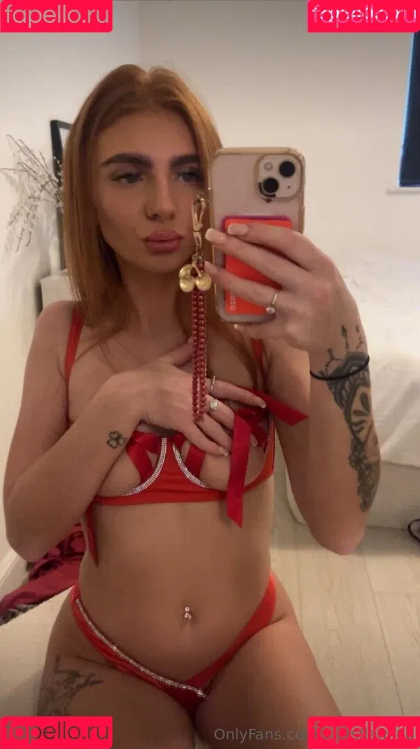 Lois Fleming / loisflemingxx / xloisfleming Onlyfans Photo Gallery 