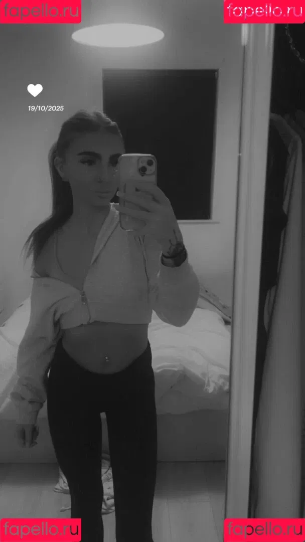 Lois Fleming / loisflemingxx / xloisfleming Onlyfans Photo Gallery 