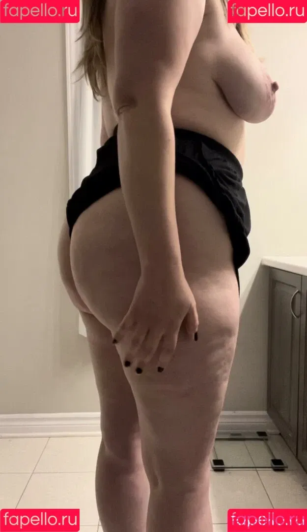 MissesP / misses.poe / neonlove613 Onlyfans Photo Gallery 