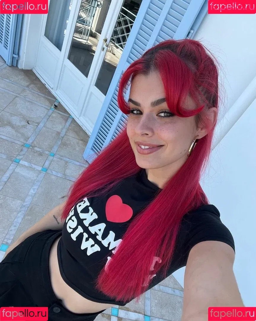 AnnaGazanis / anna.gazanis Onlyfans Photo Gallery 