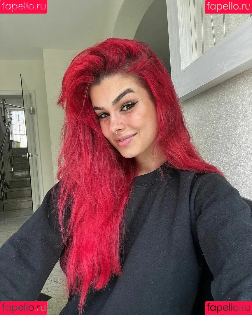 AnnaGazanis / anna.gazanis Onlyfans Photo Gallery 