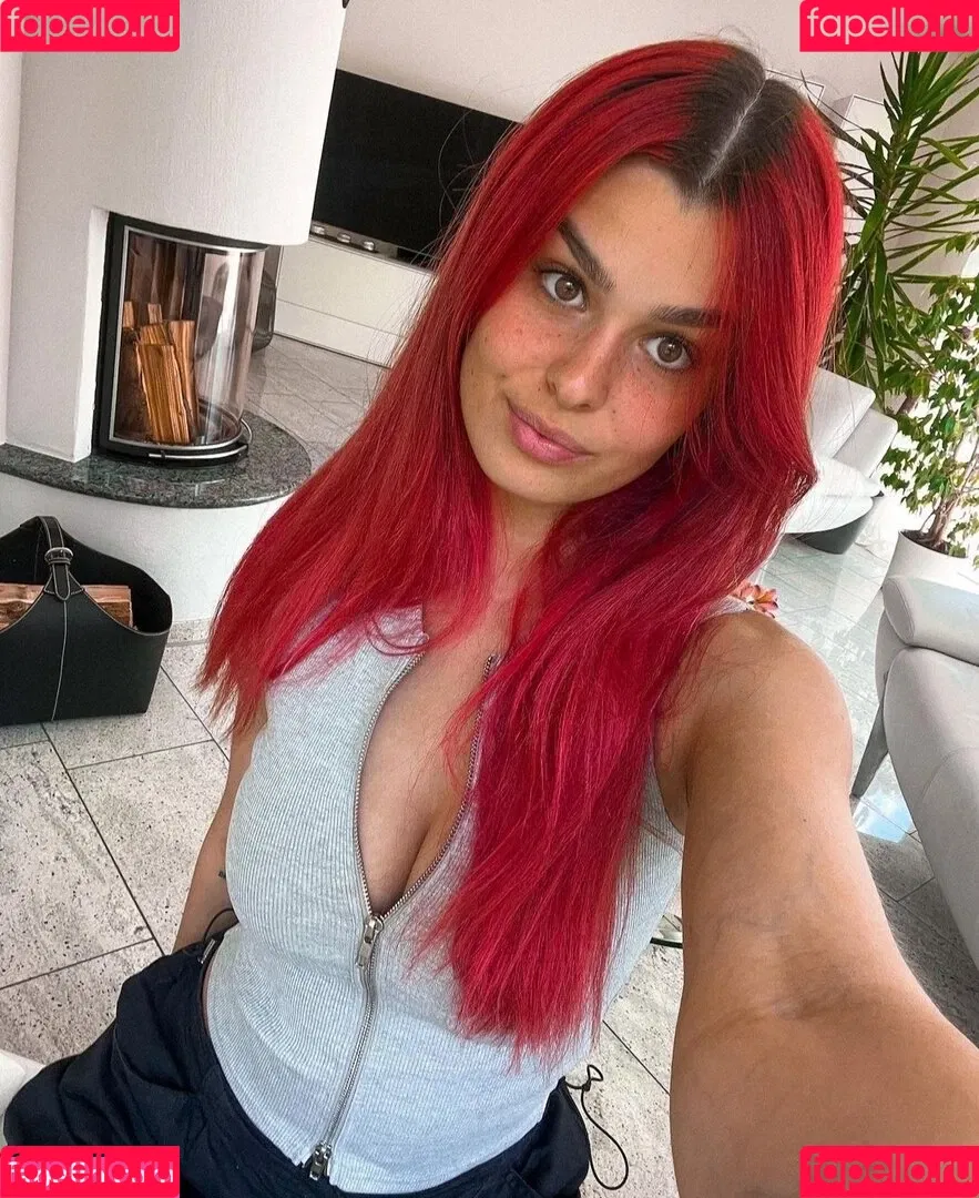 AnnaGazanis / anna.gazanis Onlyfans Photo Gallery 