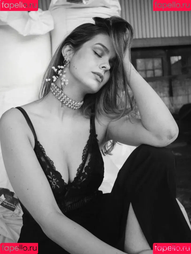 AnnaGazanis / anna.gazanis Onlyfans Photo Gallery 