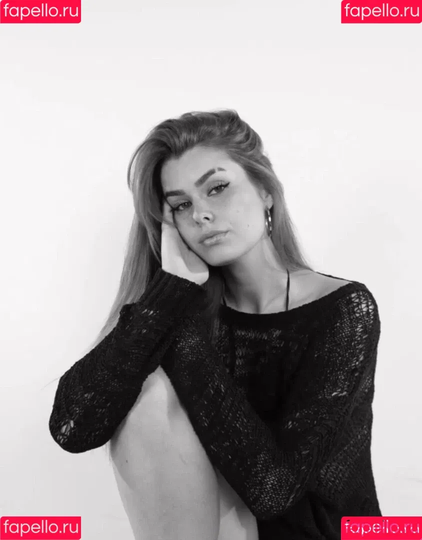 AnnaGazanis / anna.gazanis Onlyfans Photo Gallery 