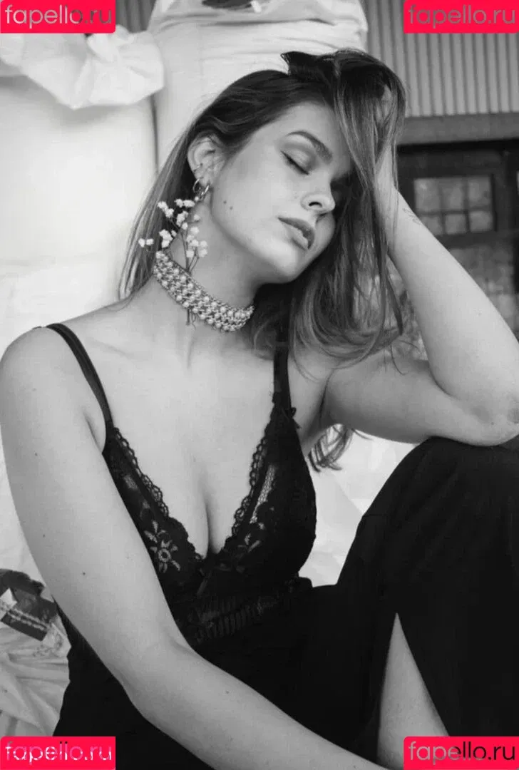 AnnaGazanis / anna.gazanis Onlyfans Photo Gallery 