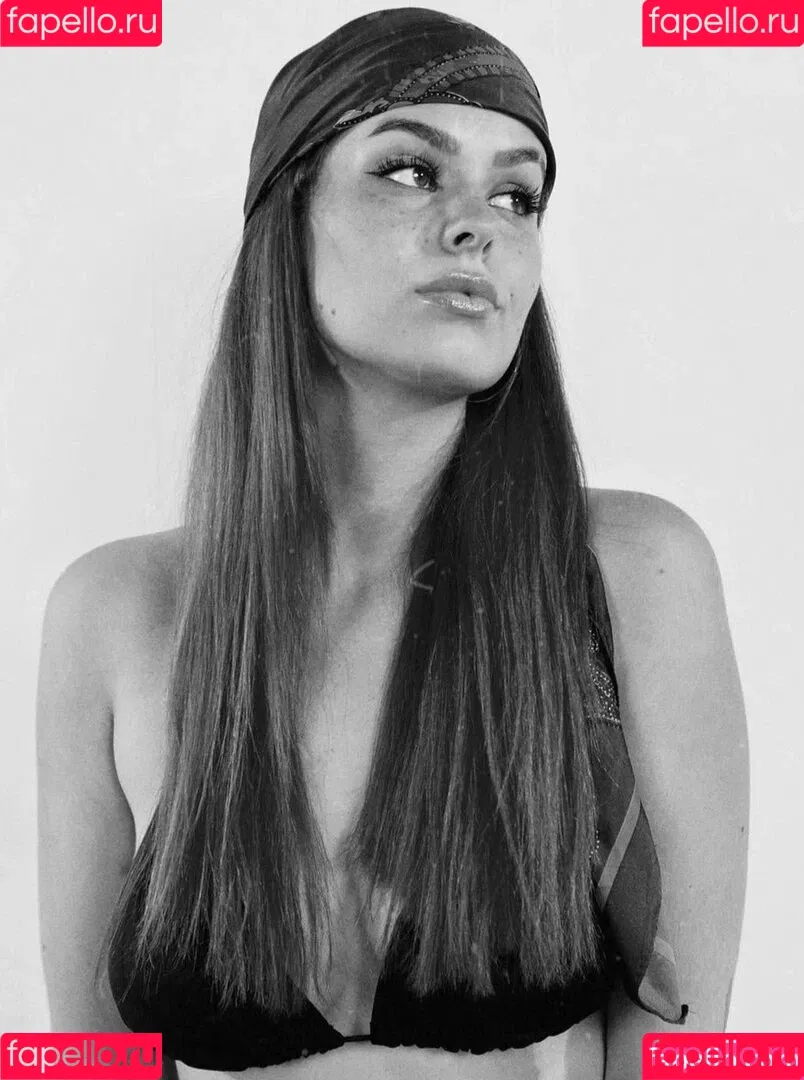 AnnaGazanis / anna.gazanis Onlyfans Photo Gallery 