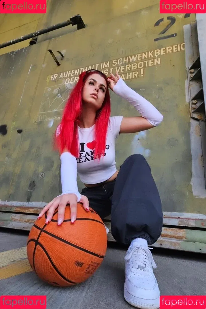 AnnaGazanis / anna.gazanis Onlyfans Photo Gallery 