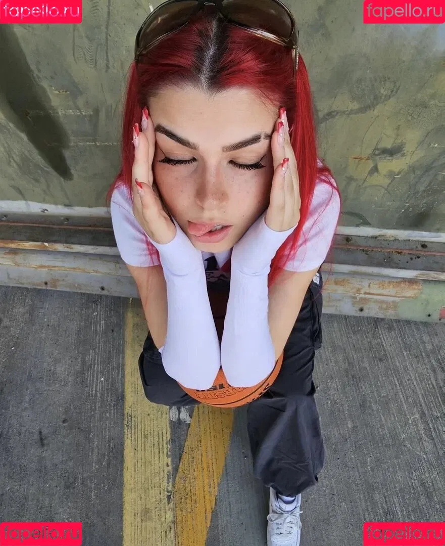 AnnaGazanis / anna.gazanis Onlyfans Photo Gallery 