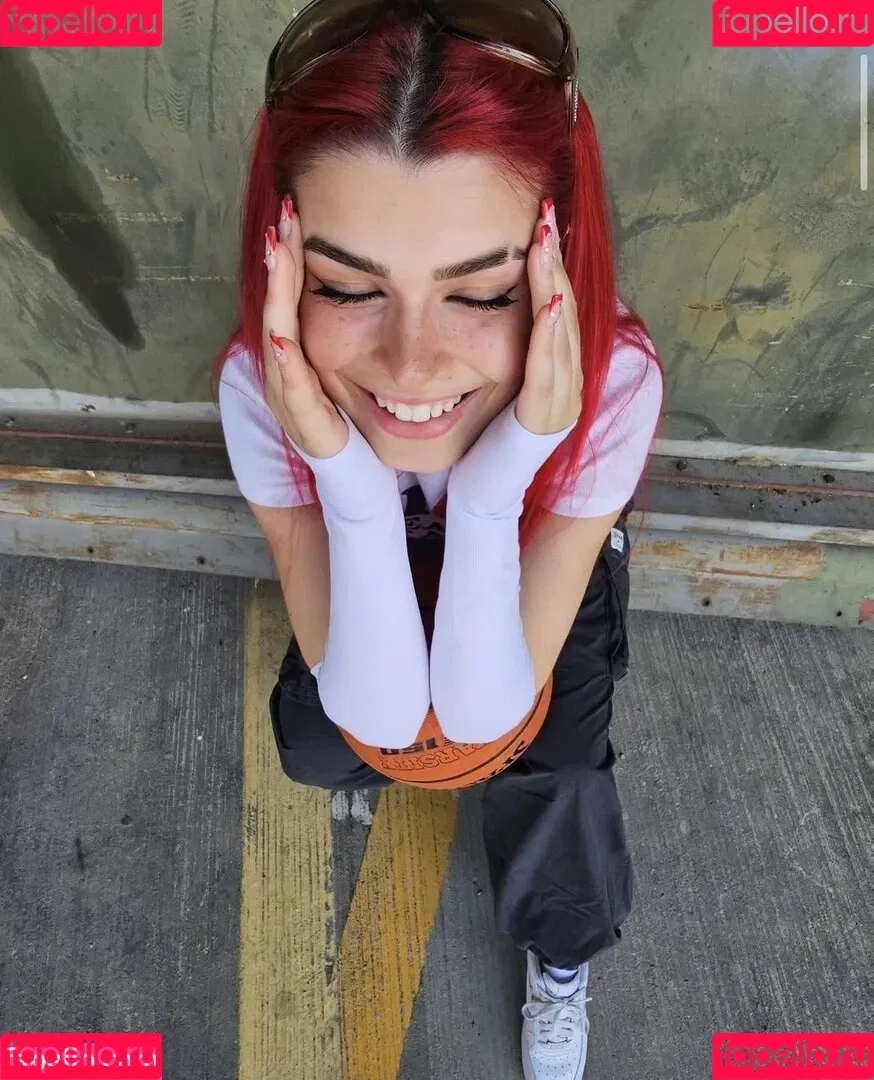 AnnaGazanis / anna.gazanis Onlyfans Photo Gallery 