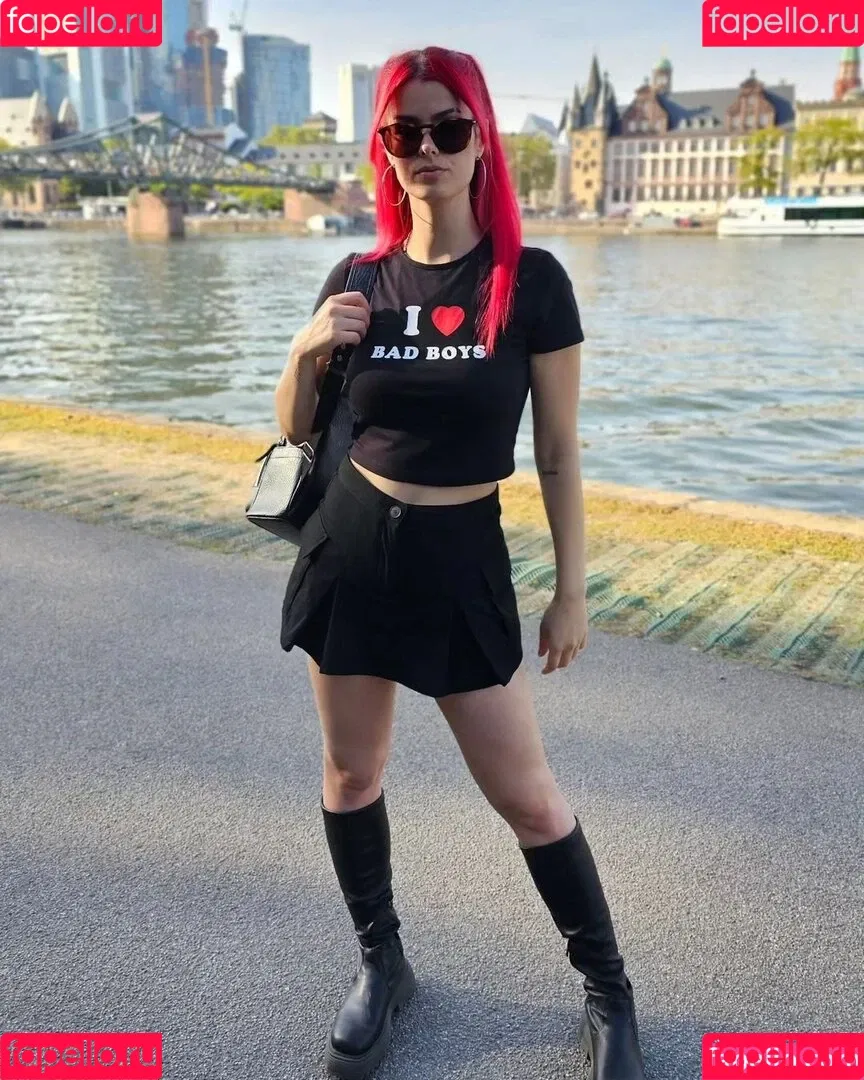 AnnaGazanis / anna.gazanis Onlyfans Photo Gallery 