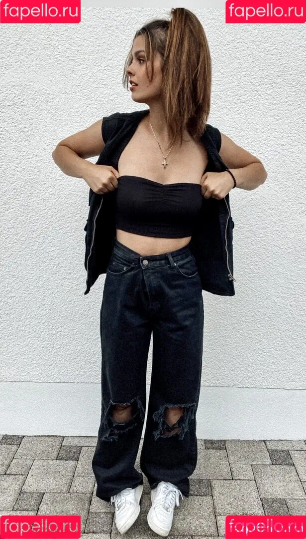 AnnaGazanis / anna.gazanis Onlyfans Photo Gallery 