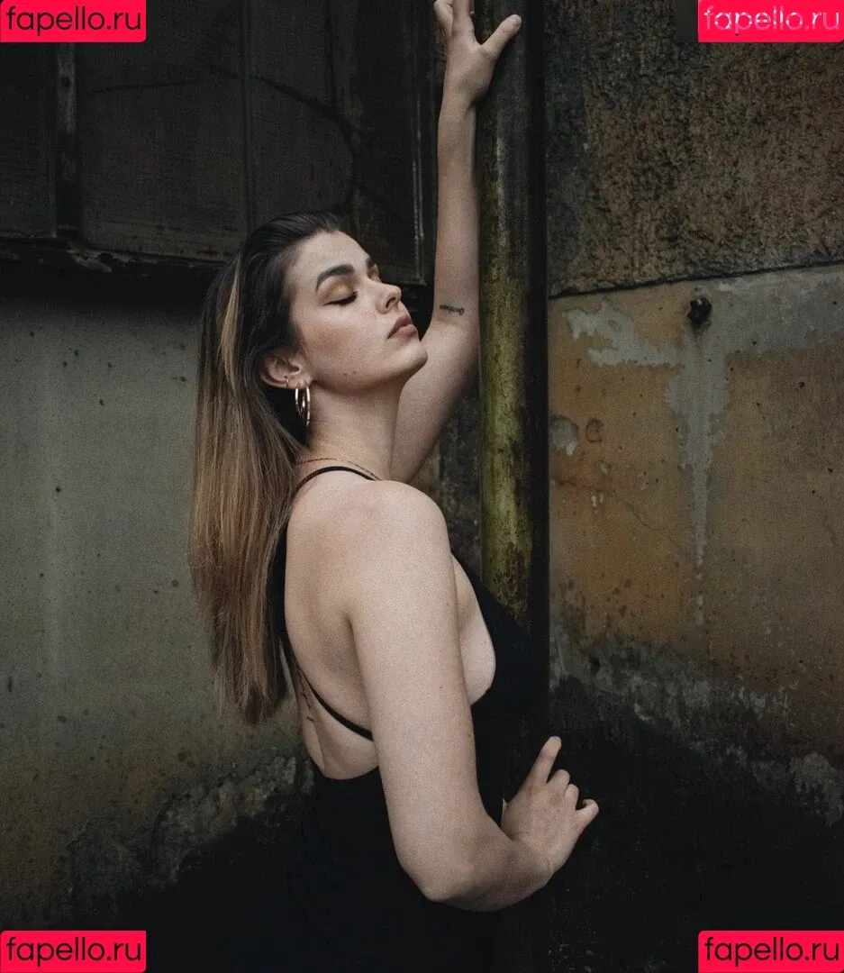 AnnaGazanis / anna.gazanis Onlyfans Photo Gallery 