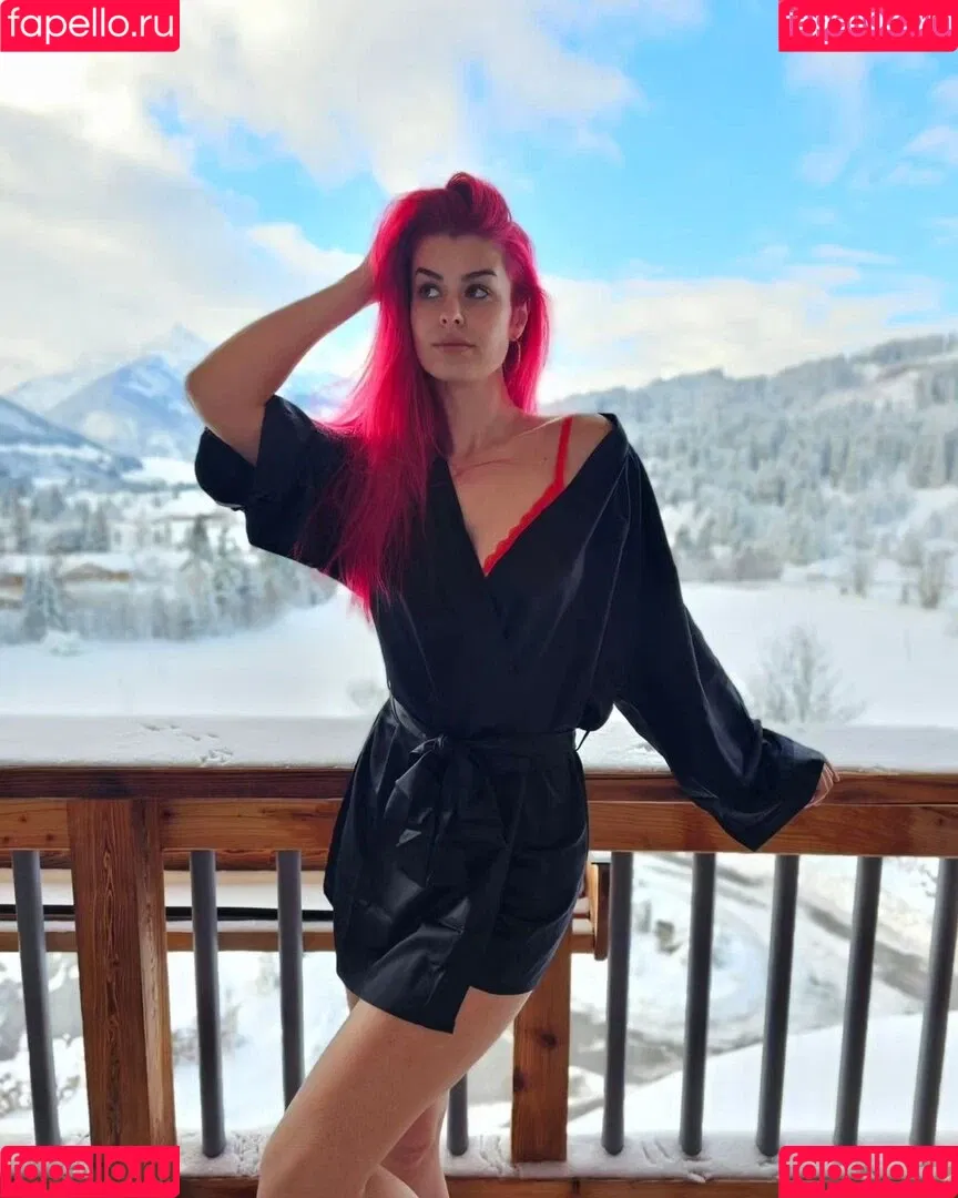 AnnaGazanis / anna.gazanis Onlyfans Photo Gallery 