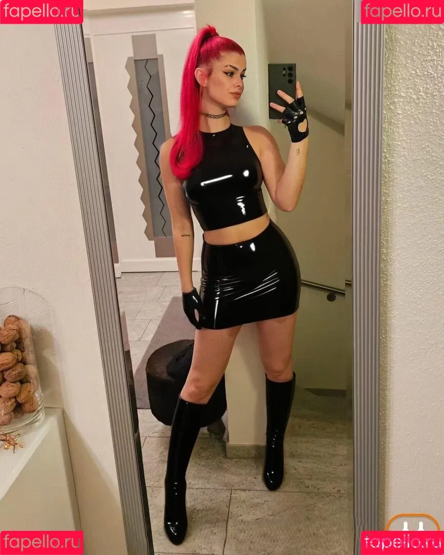 AnnaGazanis / anna.gazanis Onlyfans Photo Gallery 