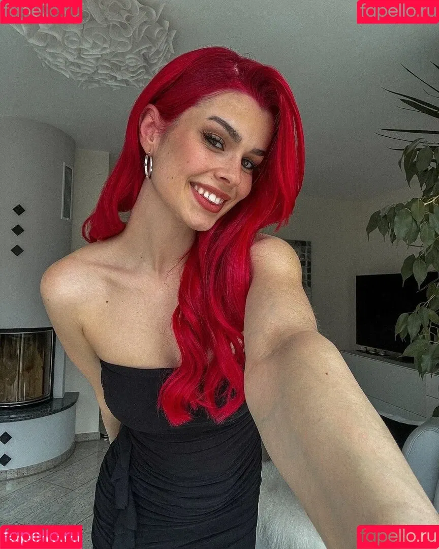 AnnaGazanis / anna.gazanis Onlyfans Photo Gallery 