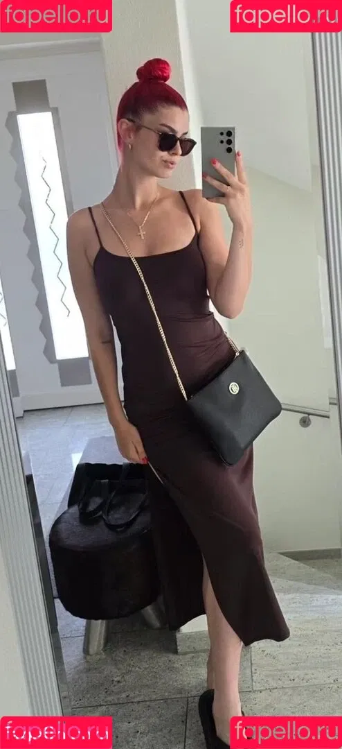 AnnaGazanis / anna.gazanis Onlyfans Photo Gallery 