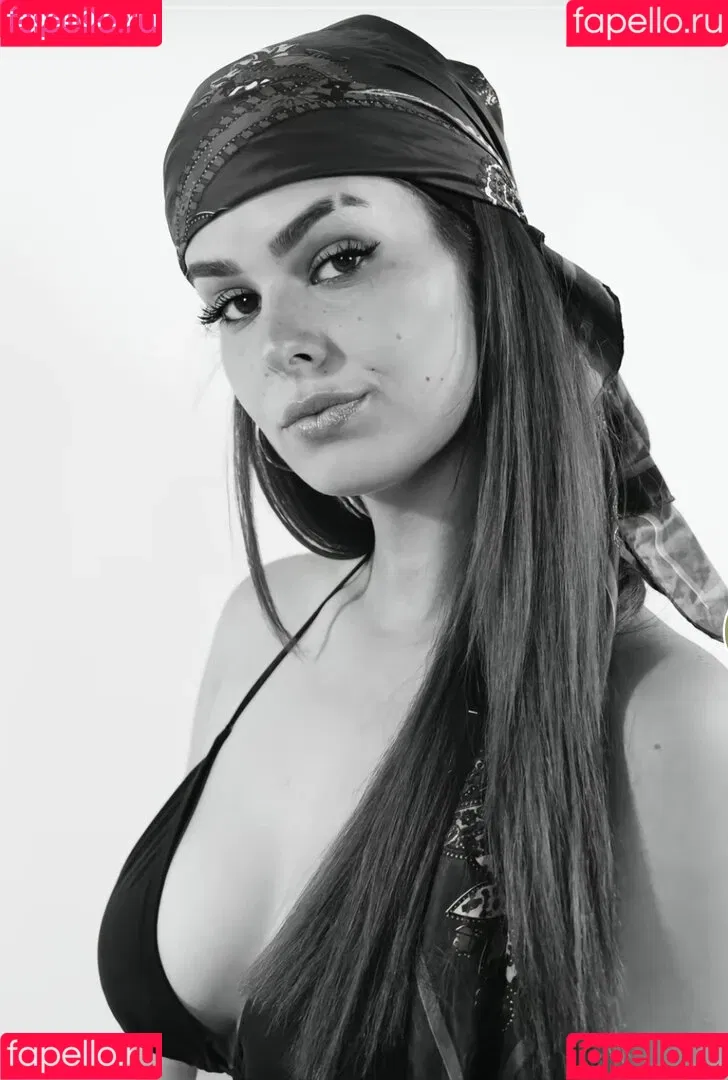 AnnaGazanis / anna.gazanis Onlyfans Photo Gallery 