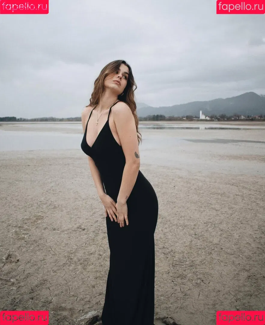 AnnaGazanis / anna.gazanis Onlyfans Photo Gallery 