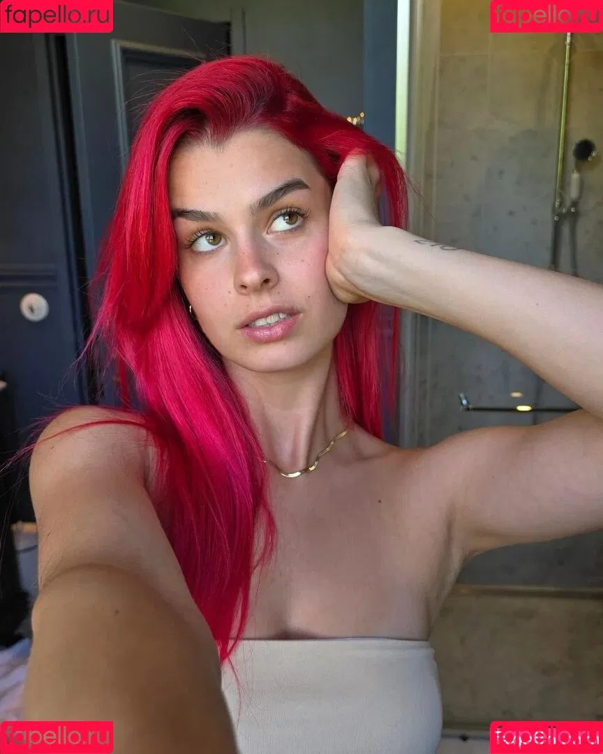 AnnaGazanis / anna.gazanis Onlyfans Photo Gallery 