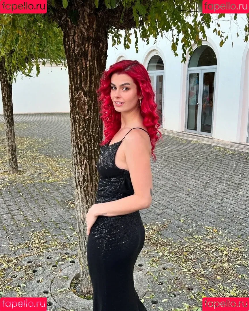 AnnaGazanis / anna.gazanis Onlyfans Photo Gallery 