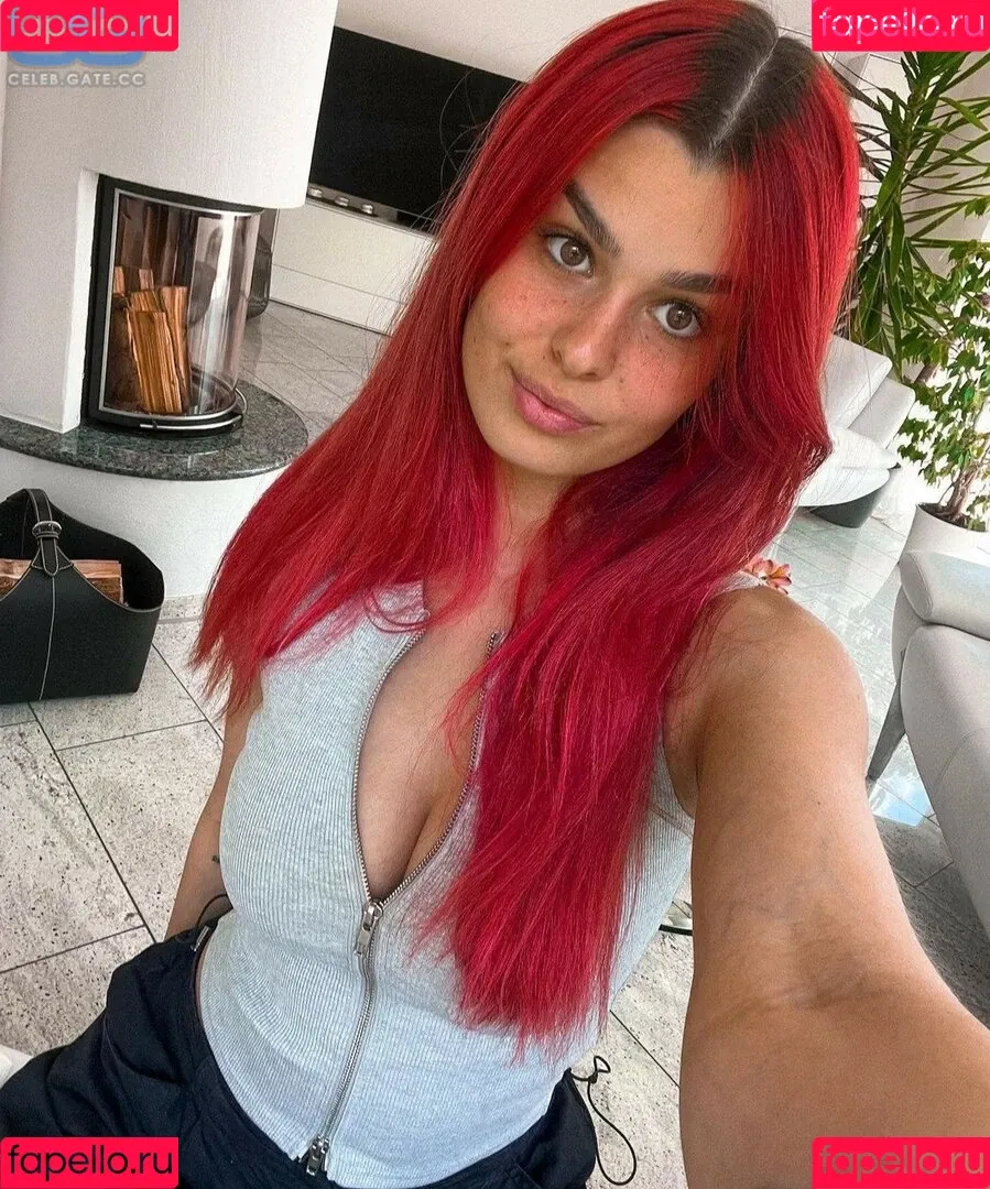 AnnaGazanis / anna.gazanis Onlyfans Photo Gallery 