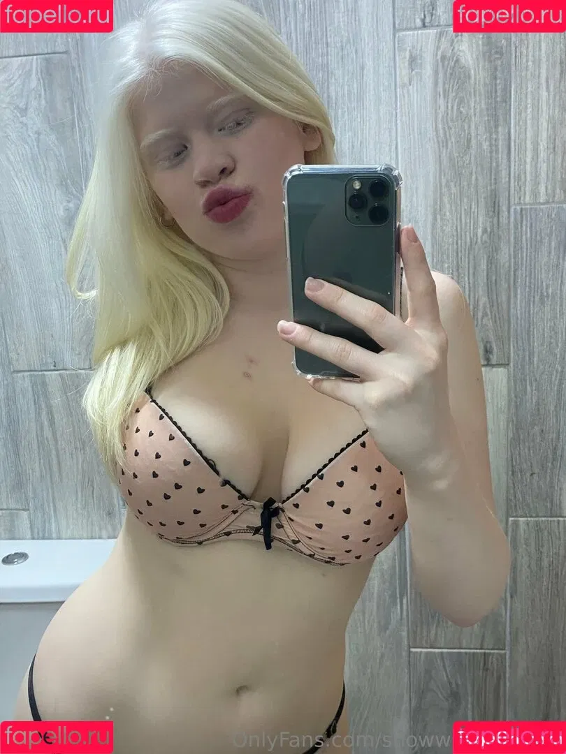 snowwhite.bella / snowwhitebellaxo Onlyfans Photo Gallery 